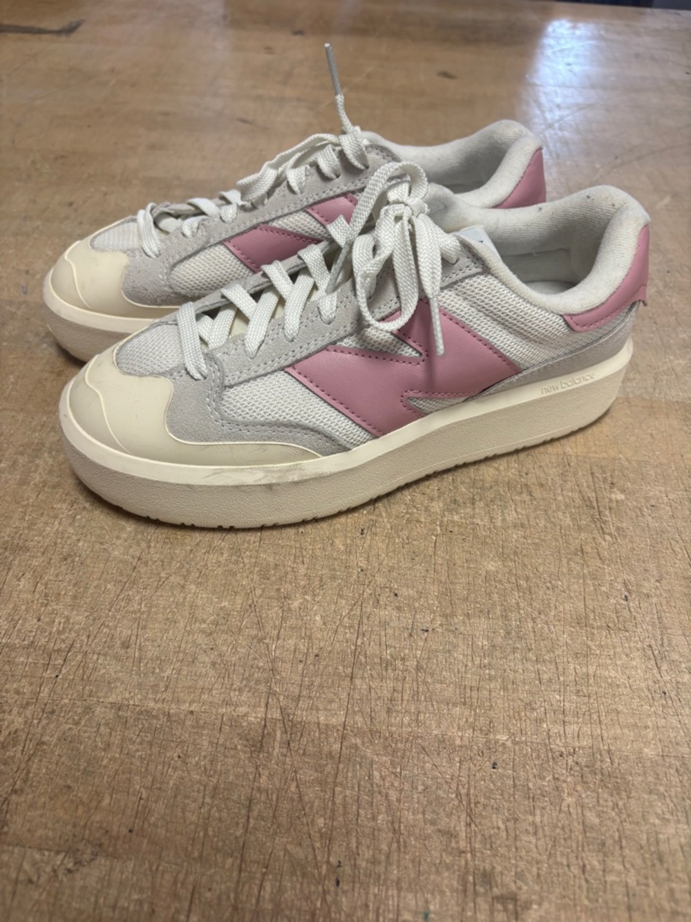 New Balance Women's White and Pink Low-Top Sneakers